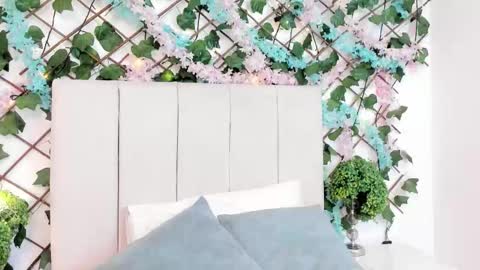 Snapshot of lexi_bloom chatting on December 2025 09:47:02 AM Gabrielle online show from December 2025 09:47:02 AM