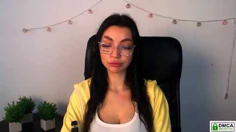 Alexia online show from April 2026 12:19:02 PM