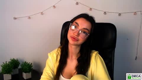Alexia online show from April 2026 01:41:02 PM