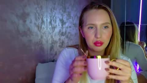 LEXXY online show from November 2025 05:42:02 AM