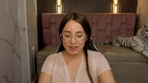 Snapshot of lexia_b chatting on April 2026 08:31:01 PM Lexi online show from April 2026 08:31:01 PM