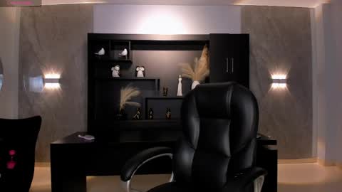 Lexie  online show from April 2026 07:30:02 PM