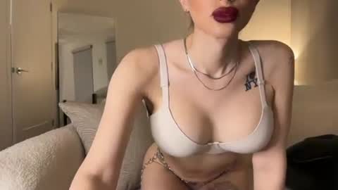 Snapshot of lexii_23 chatting on October 2025 06:24:01 AM Sexy Lexi online show from October 2025 06:24:01 AM