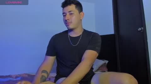 Snapshot of lexmiller18 chatting on September 2025 12:04:01 AM lexmiller18 online show from September 2025 12:04:01 AM