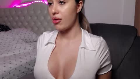 Snapshot of lexxyselena chatting on September 2025 09:26:01 PM Lexxyselena online show from September 2025 09:26:01 PM