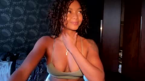 Snapshot of lexy_squirt_queen chatting on September 2025 12:18:01 PM LEXY - Independent account online show from September 2025 12:18:01 PM