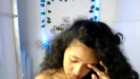 Snapshot of ley_blus1 chatting on December 2024 01:42:02 PM lolita online show from December 2024 01:42:02 PM