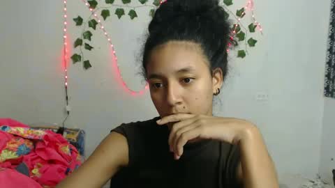 Snapshot of ley_blus1 chatting on January 2025 05:11:01 AM lolita online show from January 2025 05:11:01 AM