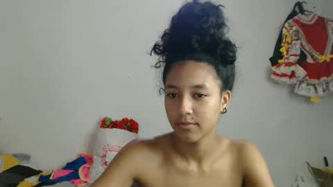 Snapshot of ley_blus1 chatting on February 2025 04:37:01 PM lolita online show from February 2025 04:37:01 PM