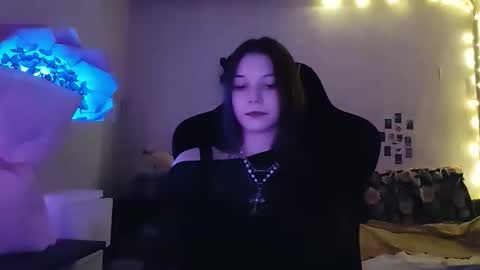 Leyla online show from December 2025 05:53:01 PM