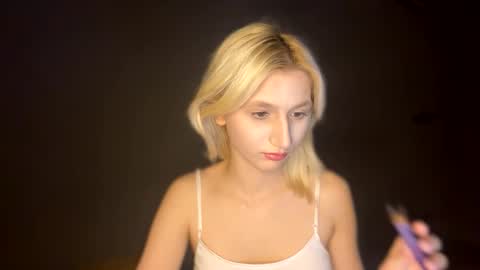 Snapshot of leyasaolee chatting on November 2025 05:58:02 PM Leya online show from November 2025 05:58:02 PM