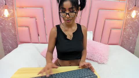 Leyla online show from January 2025 12:46:02 PM