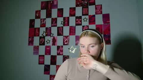 Snapshot of leyla_le chatting on November 2025 07:52:01 AM Leyla online show from November 2025 07:52:01 AM