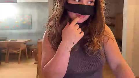 Leyla online show from October 2025 07:41:01 PM