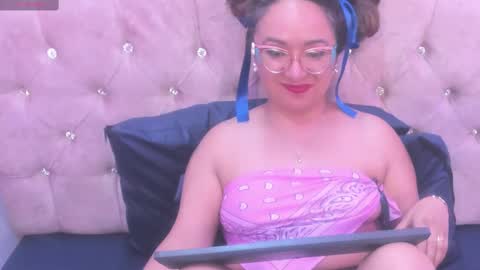 Leyla smithh online show from October 2025 09:24:01 PM