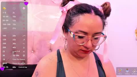 Leyla smithh online show from October 2025 12:17:02 PM