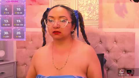 Leyla smithh online show from November 2025 12:27:02 PM