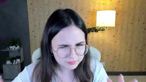 leylamirage online show from February 2026 09:30:01 AM