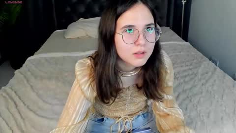 Snapshot of leylamirage chatting on March 2026 12:22:01 PM leylamirage online show from March 2026 12:22:01 PM