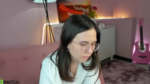 Snapshot of leylamirage chatting on March 2026 01:51:01 PM leylamirage online show from March 2026 01:51:01 PM