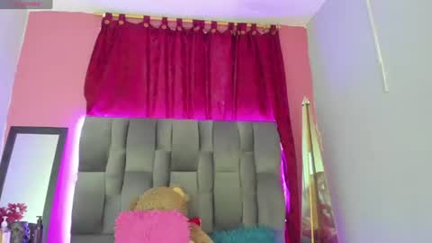 Snapshot of leylastras chatting on December 2024 10:41:02 PM leylastras latina girl slim colombia girlfriends play and pussy lesbians online show from December 2024 10:41:02 PM