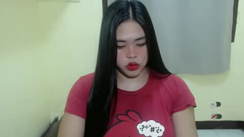 Snapshot of lhara_cumming chatting on February 2025 12:03:01 AM LHARA online show from February 2025 12:03:01 AM