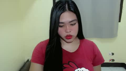 Snapshot of lhara_cumming chatting on February 2025 12:05:02 AM LHARA online show from February 2025 12:05:02 AM