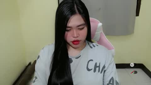 Snapshot of lhara_cumming chatting on March 2025 11:03:02 PM LHARA online show from March 2025 11:03:02 PM