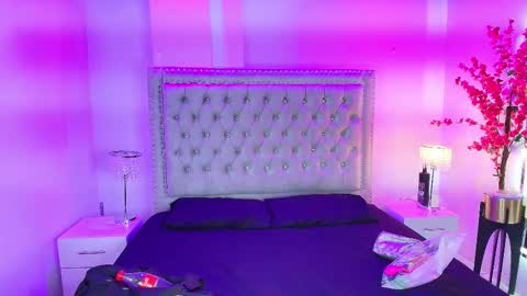 Lia  online show from September 2025 03:19:02 AM