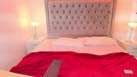 Lia  online show from September 2025 01:10:01 AM