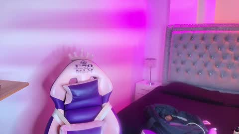 Lia  online show from May 2026 04:08:01 AM