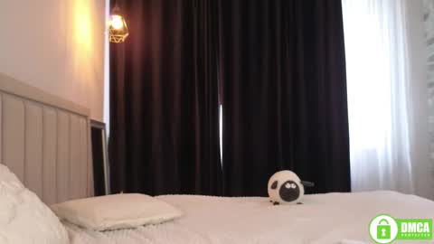 Lia  online show from September 2025 10:06:02 AM