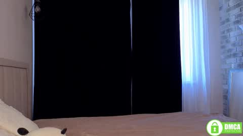 Lia  online show from October 2025 01:28:02 PM