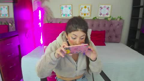 lia online show from September 2025 08:25:01 PM