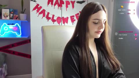 Snapshot of lia_lil chatting on October 2025 06:43:02 AM Lia online show from October 2025 06:43:02 AM