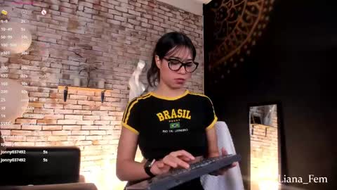 Snapshot of lia_owo chatting on February 2025 05:51:02 PM Liana online show from February 2025 05:51:02 PM