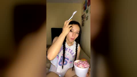 Little Queen Lia  online show from December 2025 07:32:01 PM