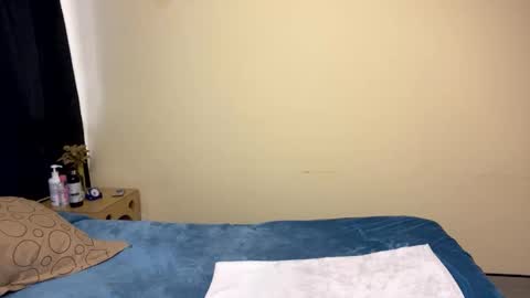 Little Queen Lia  online show from February 2026 10:39:02 PM