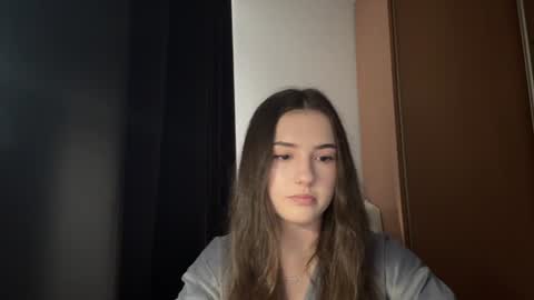 Snapshot of lia_queenie chatting on June 2026 07:22:01 AM Lia online show from June 2026 07:22:01 AM