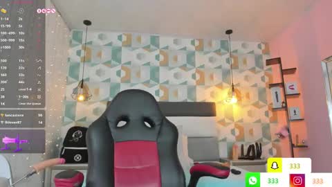 Snapshot of lia_roux1 chatting on February 2025 05:48:01 AM Camila online show from February 2025 05:48:01 AM
