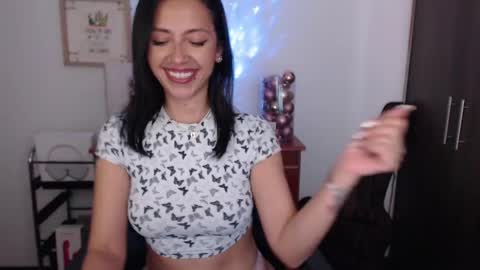 Laura online show from December 2024 07:50:02 PM