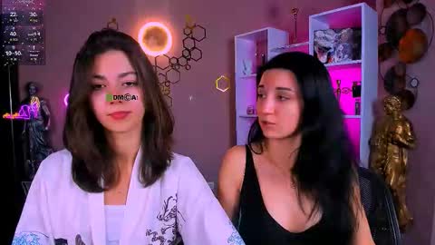 Snapshot of lia_sunset chatting on October 2025 12:11:01 PM Lia online show from October 2025 12:11:01 PM