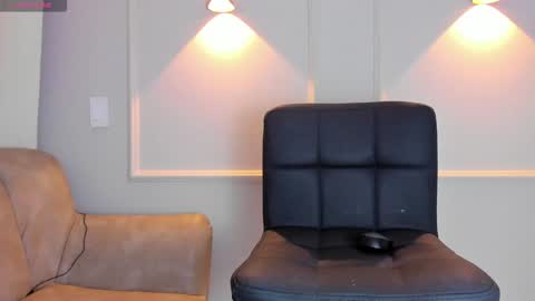 Snapshot of lia_walton__ chatting on December 2024 03:08:02 PM liz walton online show from December 2024 03:08:02 PM