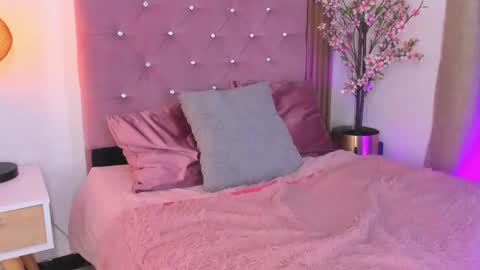 liaa_queen online show from April 2026 06:44:02 PM