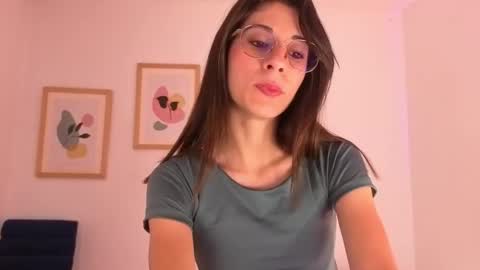 Lia  online show from January 2026 12:07:01 PM