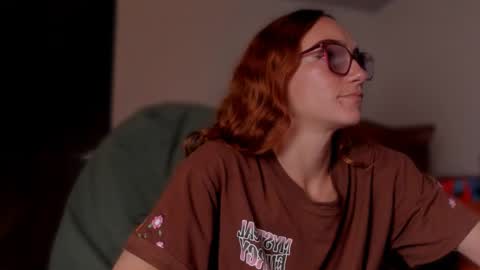 Snapshot of liahilton_ chatting on February 2025 03:42:02 PM lh6 9c online show from February 2025 03:42:02 PM