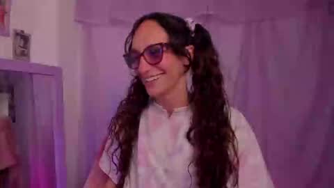 Snapshot of liahilton_ chatting on February 2026 03:28:02 PM lh6 9c online show from February 2026 03:28:02 PM