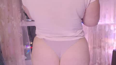 Snapshot of liahsofty chatting on December 2024 10:14:02 PM miss Lia colection for travel online show from December 2024 10:14:02 PM