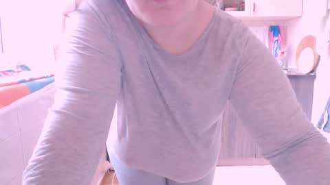 Snapshot of liahsofty chatting on December 2024 09:28:02 AM miss Lia colection for travel online show from December 2024 09:28:02 AM