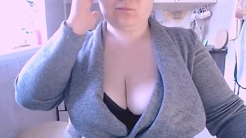 Snapshot of liahsofty chatting on September 2025 05:31:01 AM miss Lia colection for travel online show from September 2025 05:31:01 AM